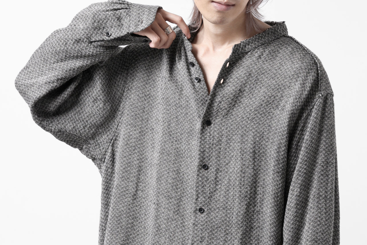 COLINA BANDED COLLAR WIDE SHIRT / LINEN DOBBY CHAMBRAY (BLACK) - Image 43