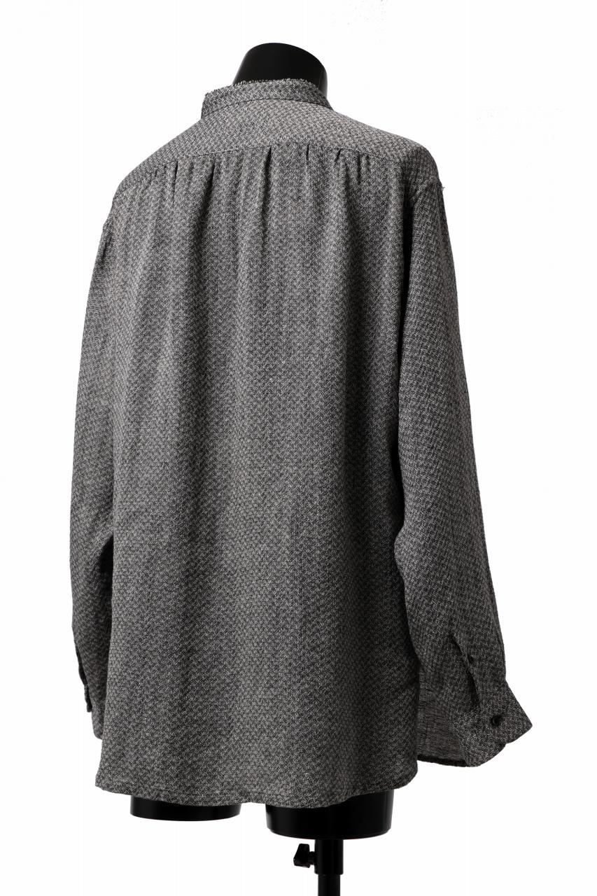 COLINA BANDED COLLAR WIDE SHIRT / LINEN DOBBY CHAMBRAY (BLACK) - Image 9