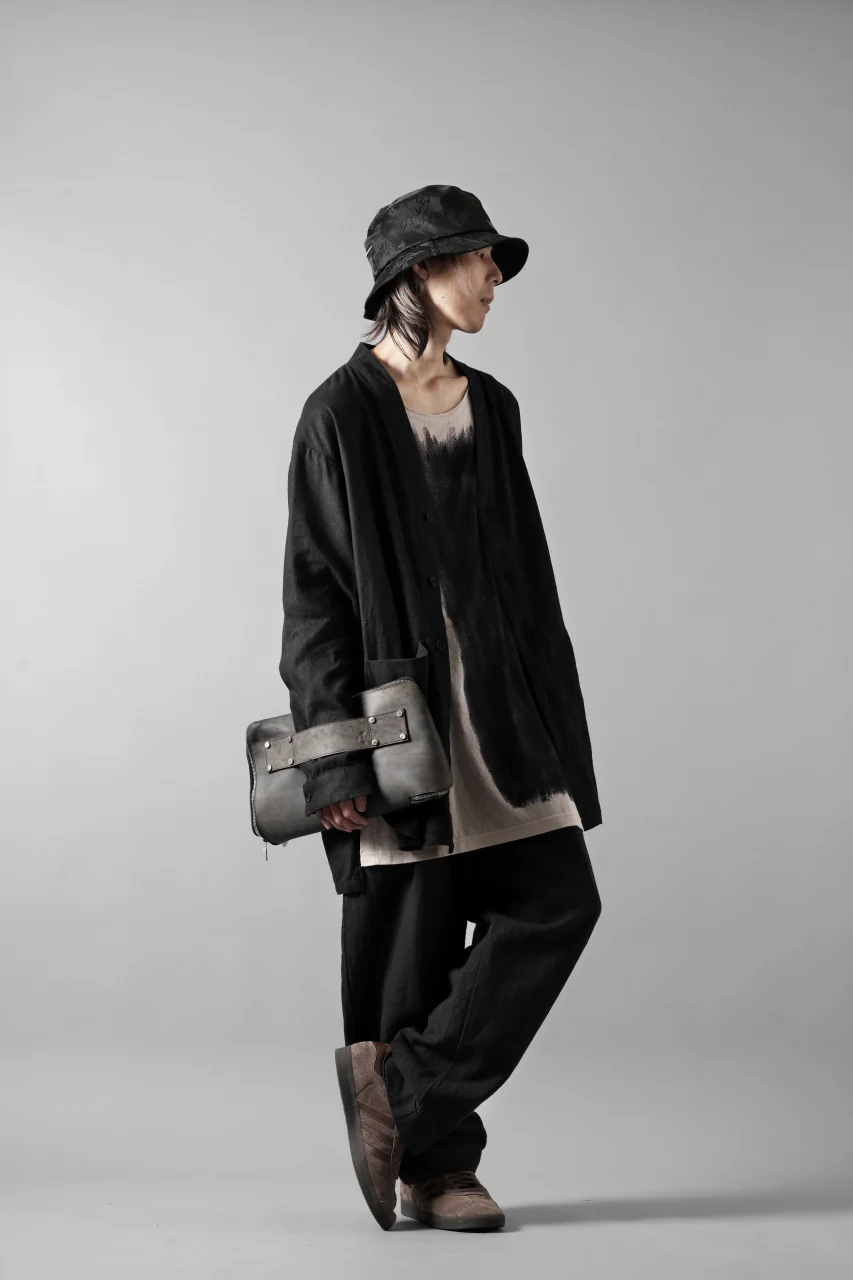 COLINA CARDIGAN SHIRT / SILK & LINEN GABARDINE (BLACK) - Image 19