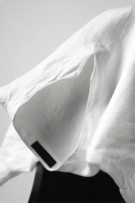 COLINA KEY NECK PULLOVER SHIRT / HERRINGBONE LINEN (WHITE) - Image 15