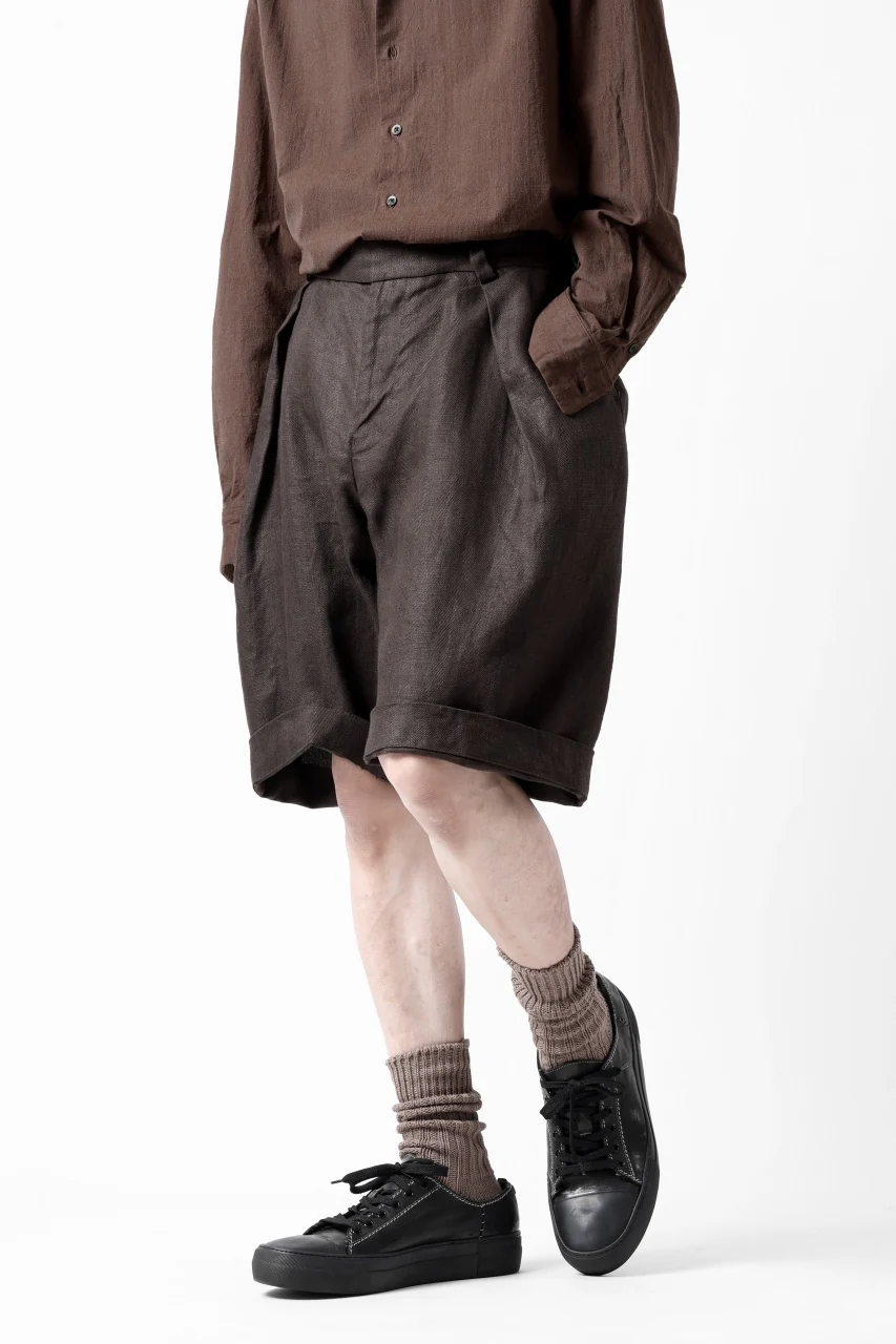 COLINA TUCK SHORTS / SAFILIN LINEN HERRINGBONE (BROWN) - Image 22