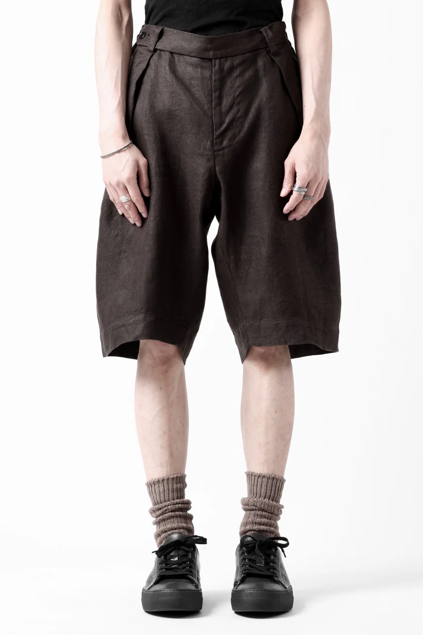 COLINA TUCK SHORTS / SAFILIN LINEN HERRINGBONE (BROWN) - Image 3