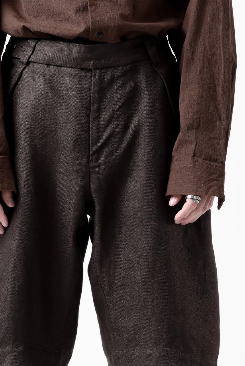COLINA TUCK SHORTS / SAFILIN LINEN HERRINGBONE (BROWN) - Image 30