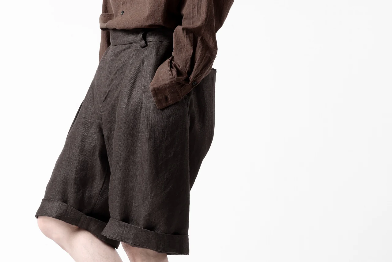 COLINA TUCK SHORTS / SAFILIN LINEN HERRINGBONE (BROWN) - Image 34