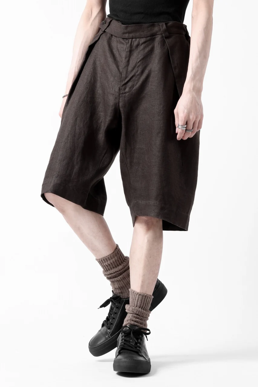COLINA TUCK SHORTS / SAFILIN LINEN HERRINGBONE (BROWN) - Image 4