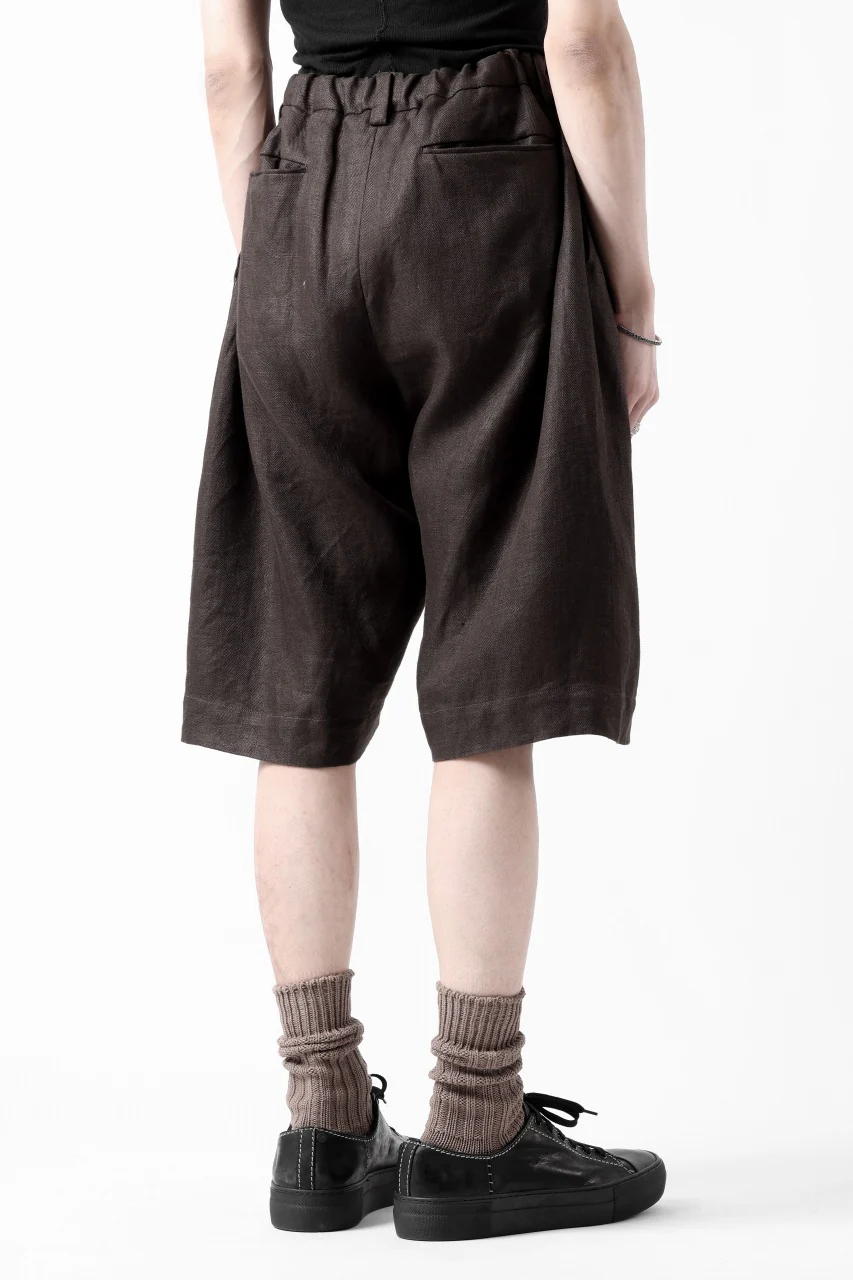 COLINA TUCK SHORTS / SAFILIN LINEN HERRINGBONE (BROWN) - Image 6