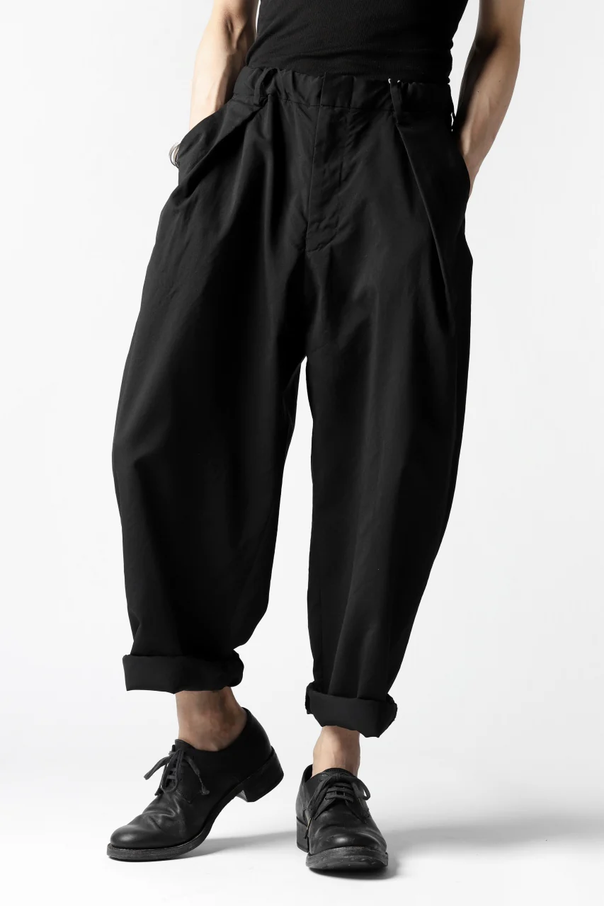 COLINA W-TUCK PANTS / WASHABLE WOOL TROPICAL (BLACK) - Image 16