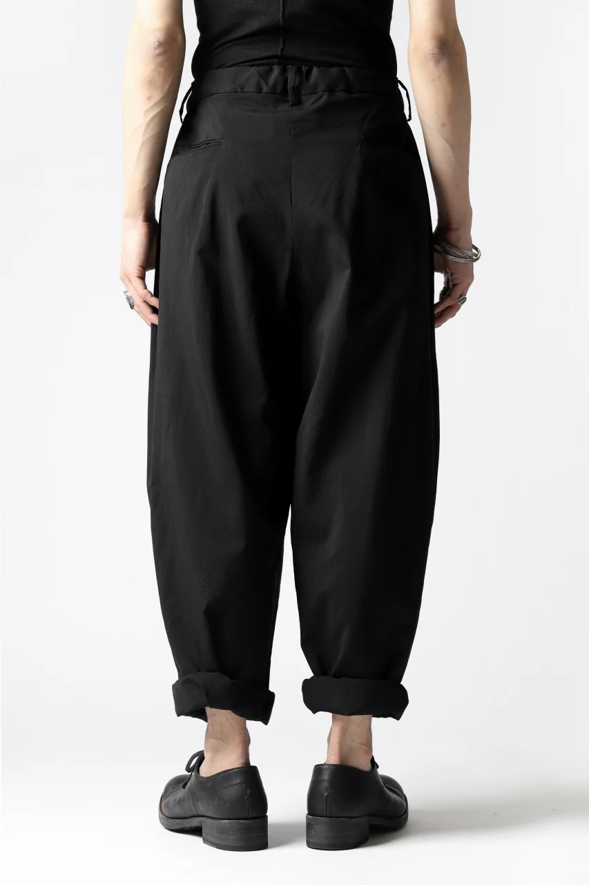 COLINA W-TUCK PANTS / WASHABLE WOOL TROPICAL (BLACK) - Image 17