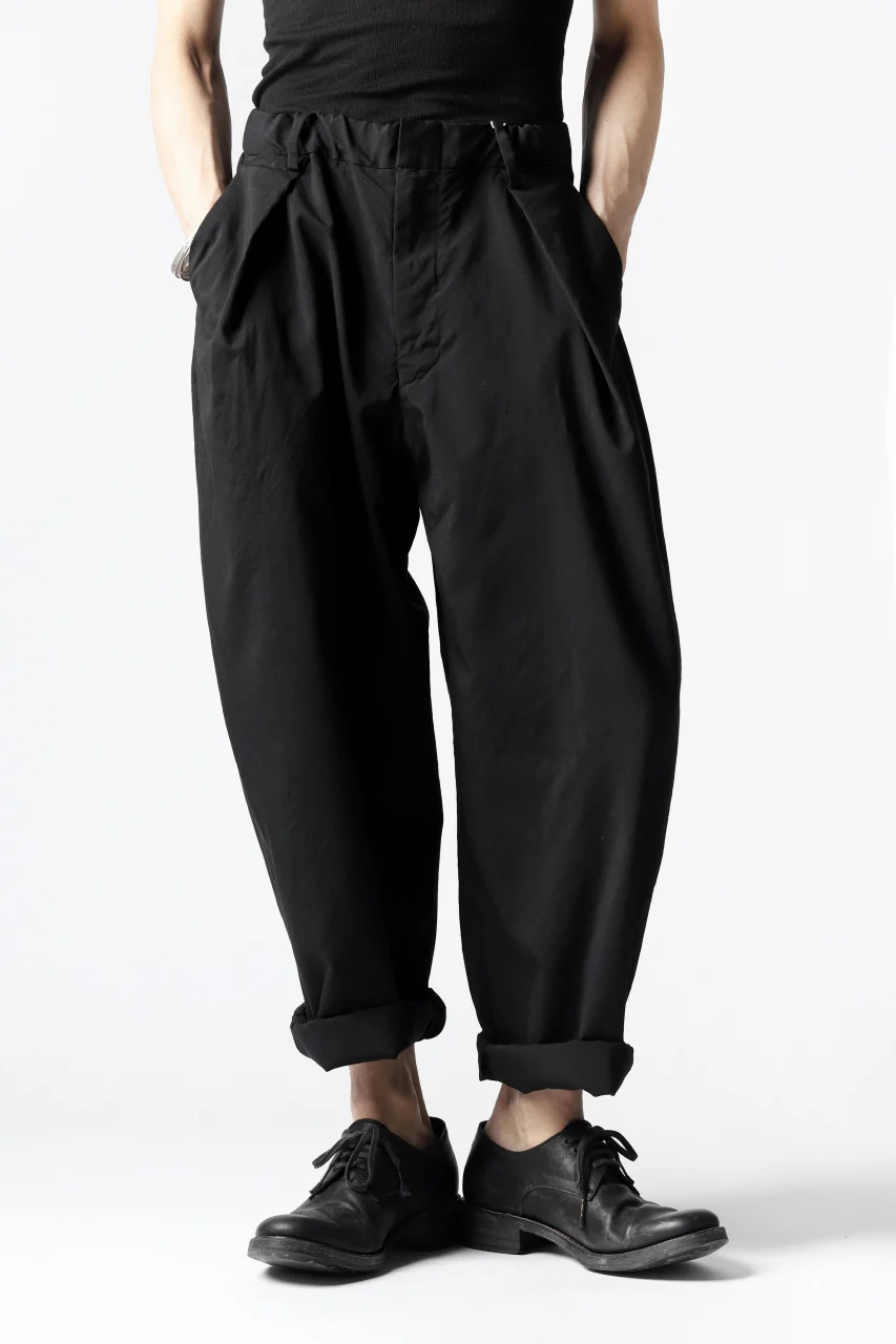 COLINA W-TUCK PANTS / WASHABLE WOOL TROPICAL (BLACK) - Image 21