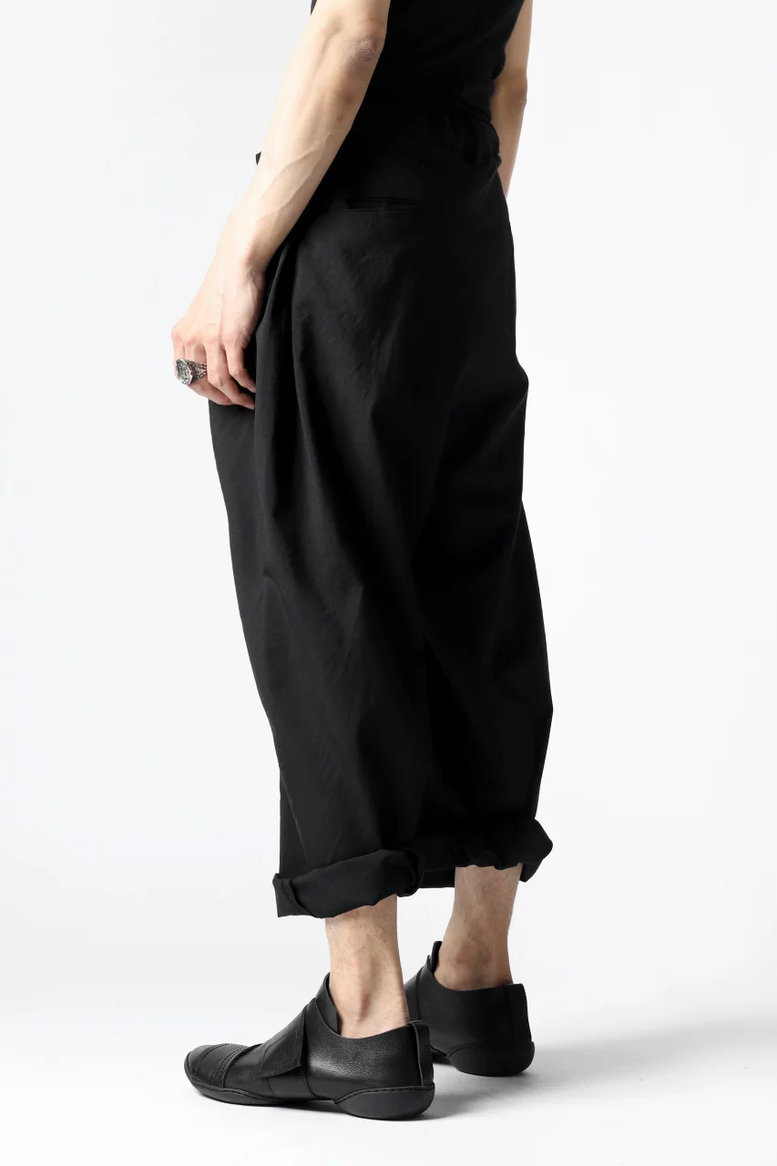 COLINA W-TUCK PANTS / WASHABLE WOOL TROPICAL (BLACK) - Image 22