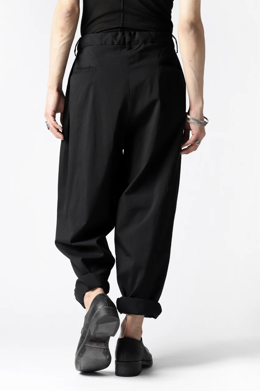 COLINA W-TUCK PANTS / WASHABLE WOOL TROPICAL (BLACK) - Image 23