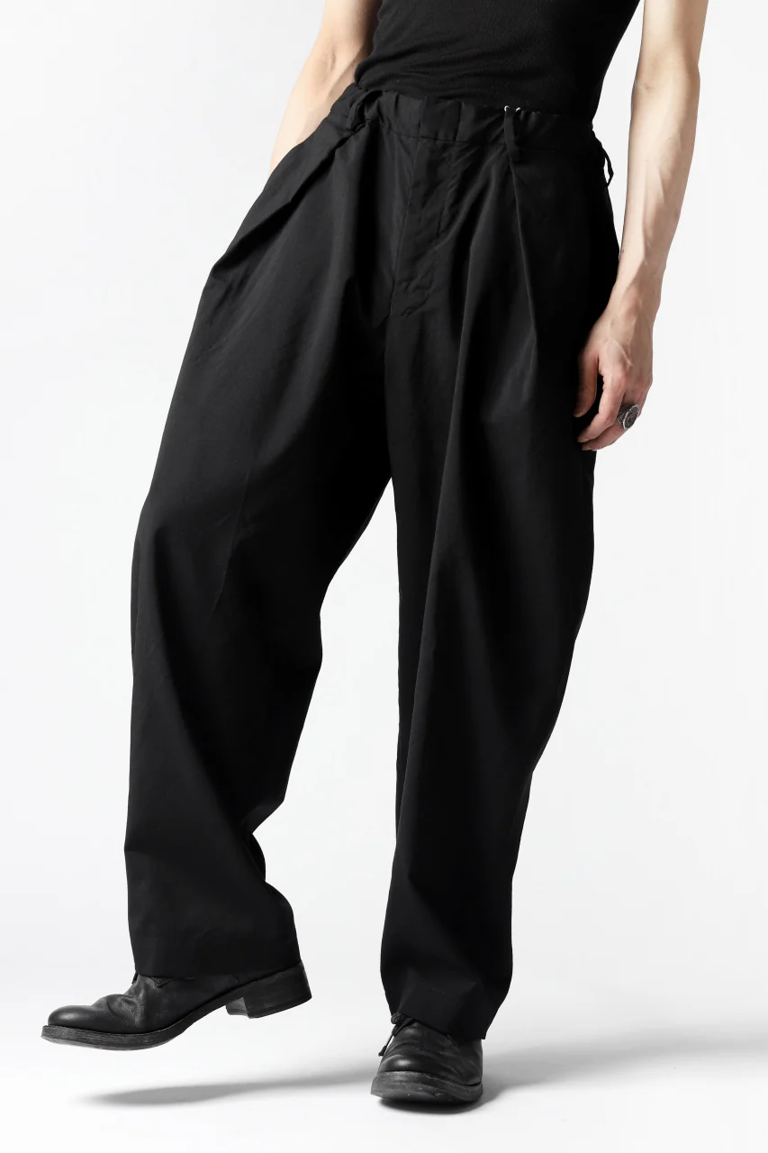 COLINA W-TUCK PANTS / WASHABLE WOOL TROPICAL (BLACK) - Image 26