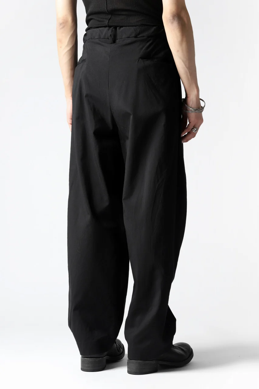COLINA W-TUCK PANTS / WASHABLE WOOL TROPICAL (BLACK) - Image 27