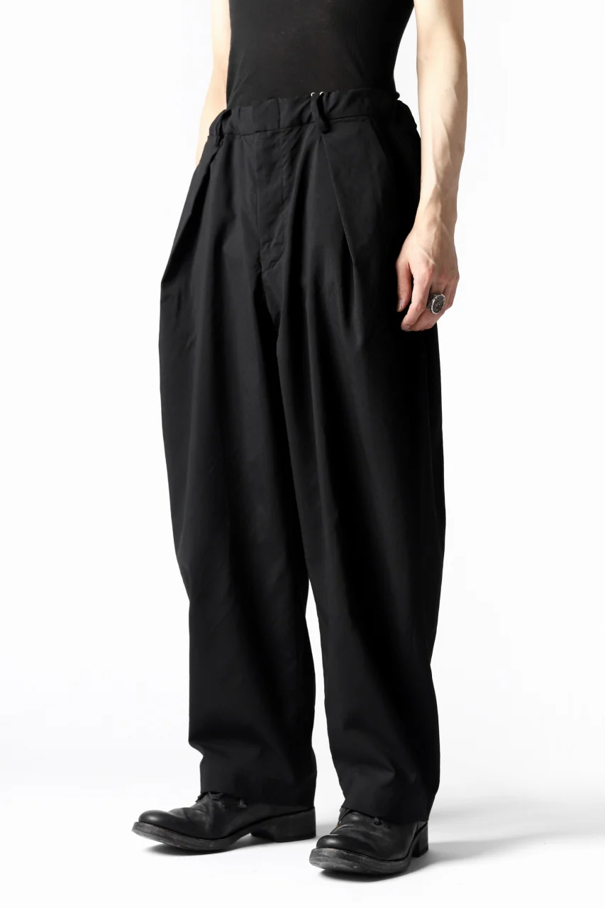 COLINA W-TUCK PANTS / WASHABLE WOOL TROPICAL (BLACK) - Image 28