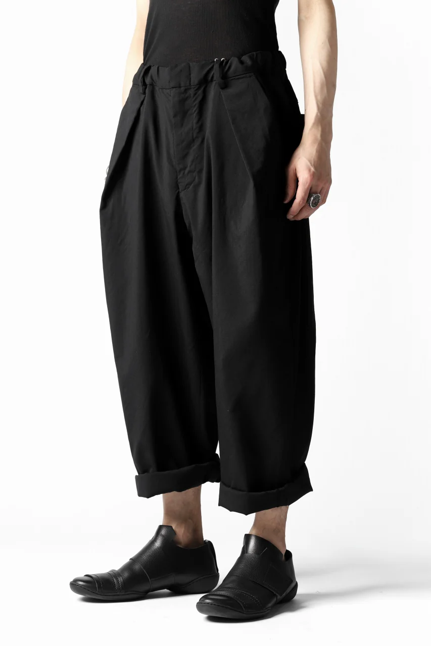 COLINA W-TUCK PANTS / WASHABLE WOOL TROPICAL (BLACK) - Image 30