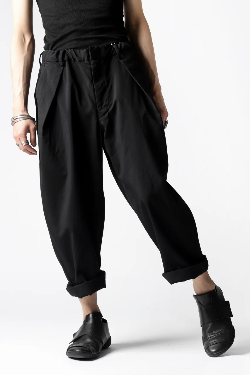 COLINA W-TUCK PANTS / WASHABLE WOOL TROPICAL (BLACK) - Image 32