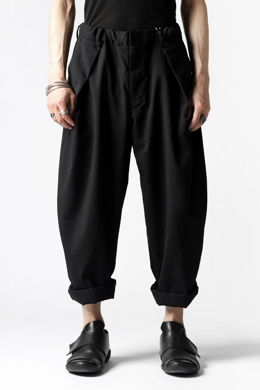 COLINA W-TUCK PANTS / WASHABLE WOOL TROPICAL (BLACK) - Image 33