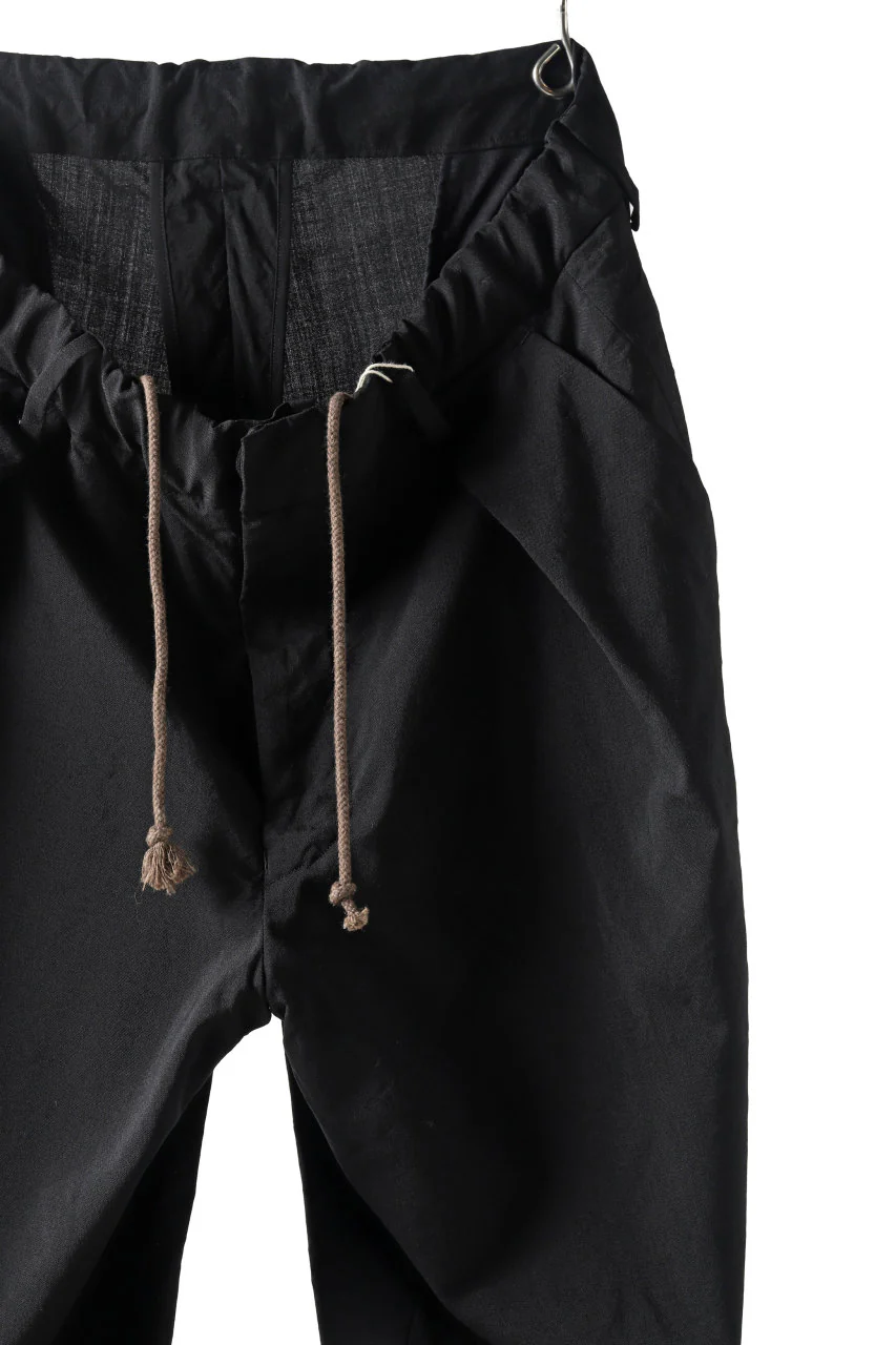 COLINA W-TUCK PANTS / WASHABLE WOOL TROPICAL (BLACK) - Image 5