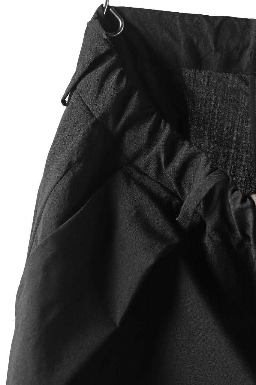COLINA W-TUCK PANTS / WASHABLE WOOL TROPICAL (BLACK) - Image 6