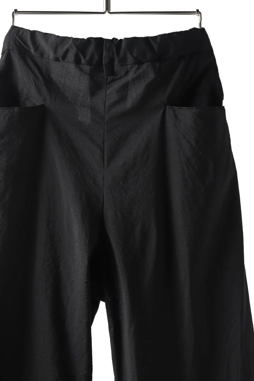 COLINA W-TUCK PANTS / WASHABLE WOOL TROPICAL (BLACK) - Image 9