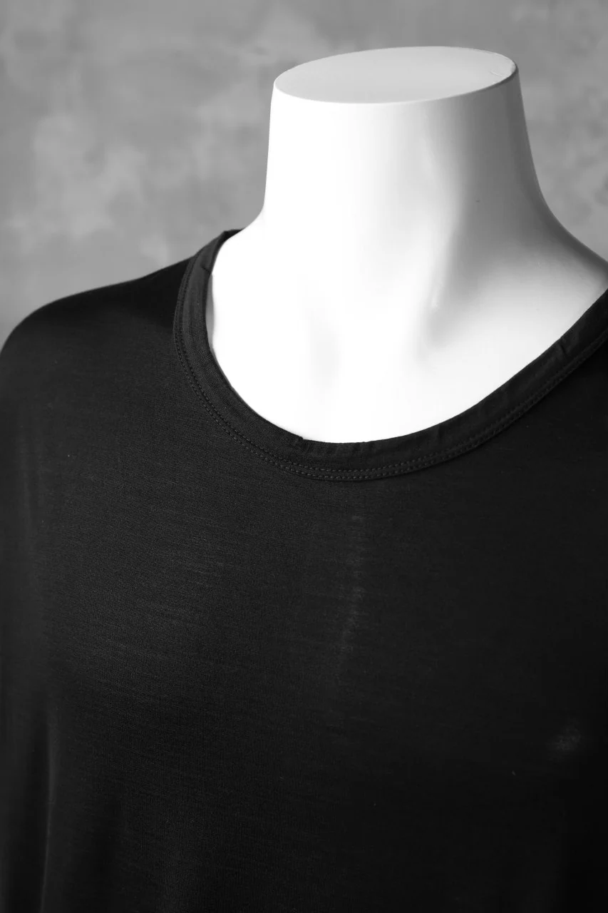 COLINA WASHABLE SILK TEE (BLACK) - Image 10