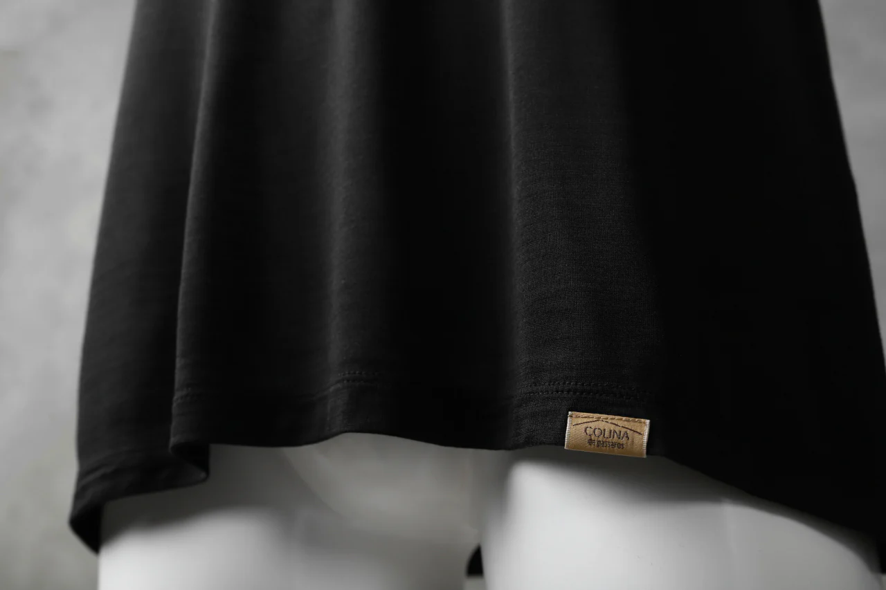 COLINA WASHABLE SILK TEE (BLACK) - Image 16