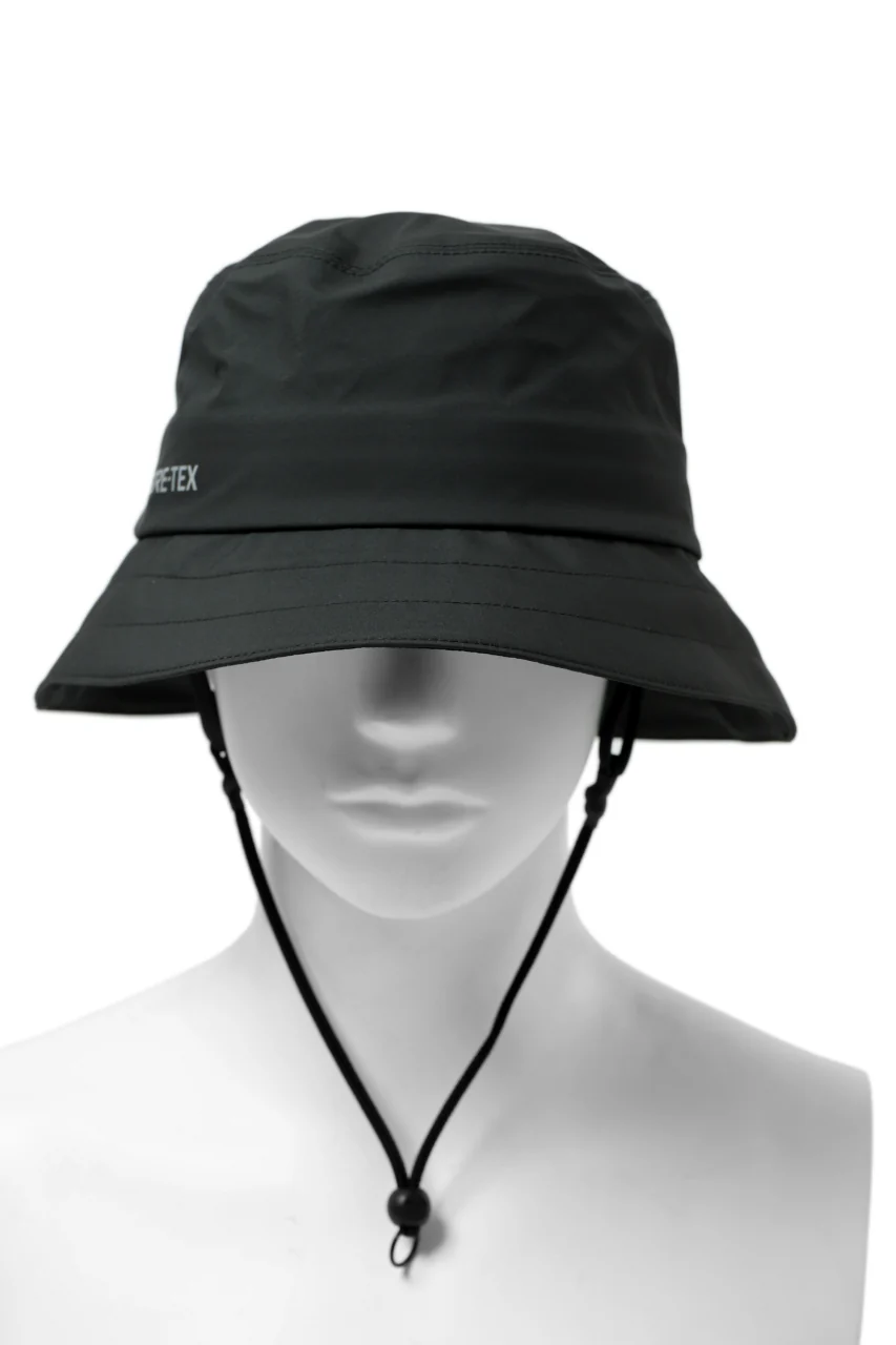 D-VEC x ALMOSTBLACK "GORETEX PRODUCT 3L SHELL" HAT (DARK GREY)