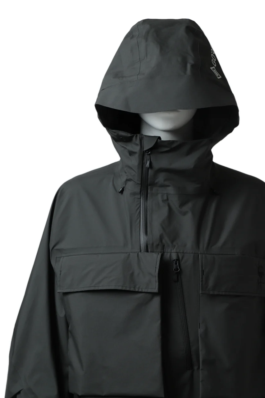 D-VEC x ALMOSTBLACK "GORETEX PRODUCT 3L SHELL" HOODED JACKET (DARK GREY) - Image 11