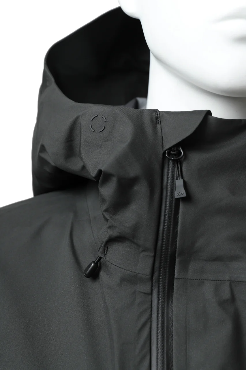 D-VEC x ALMOSTBLACK "GORETEX PRODUCT 3L SHELL" HOODED JACKET (DARK GREY) - Image 15