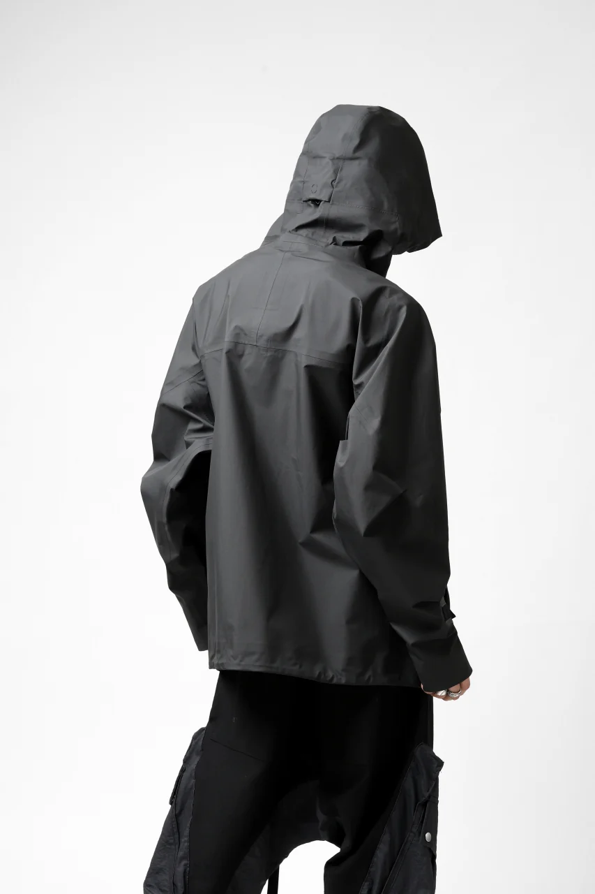 D-VEC x ALMOSTBLACK "GORETEX PRODUCT 3L SHELL" HOODED JACKET (DARK GREY) - Image 45