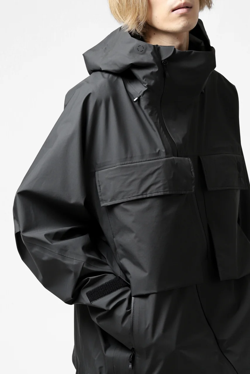 D-VEC x ALMOSTBLACK "GORETEX PRODUCT 3L SHELL" HOODED JACKET (DARK GREY) - Image 51