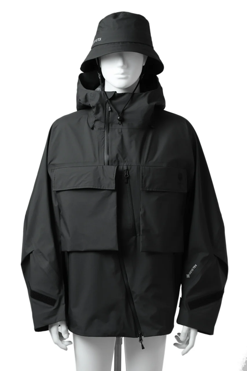 D-VEC x ALMOSTBLACK "GORETEX PRODUCT 3L SHELL" HOODED JACKET (DARK GREY) - Image 9