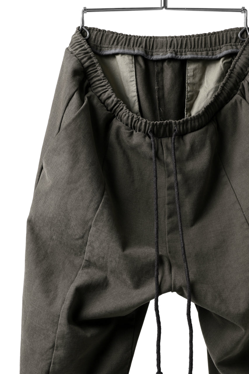 daub CENTRAL SEAM BUTTONS CLOSURE PANTS / SOFT COTTON TWILL (KHAKI GREY) - Image 5