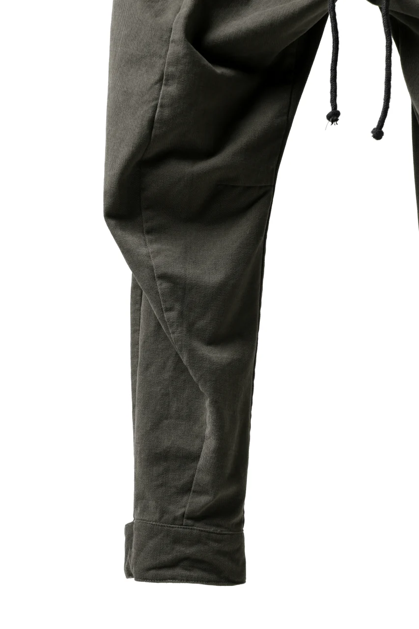 daub CENTRAL SEAM BUTTONS CLOSURE PANTS / SOFT COTTON TWILL (KHAKI GREY) - Image 8