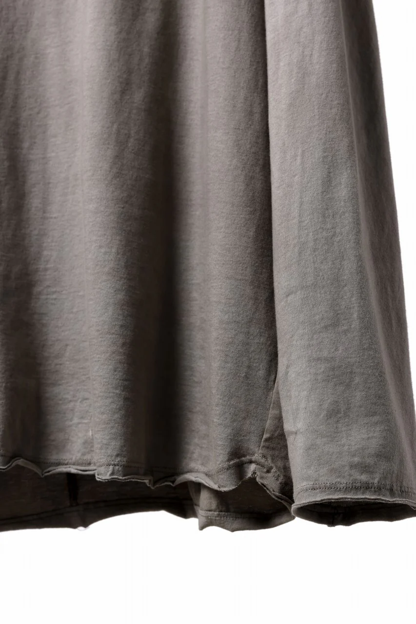 daub DYEING CENTRAL BACK SEAM L/S CUT & SEWN / C.JERSEY (TAUPE GREY) - Image 9