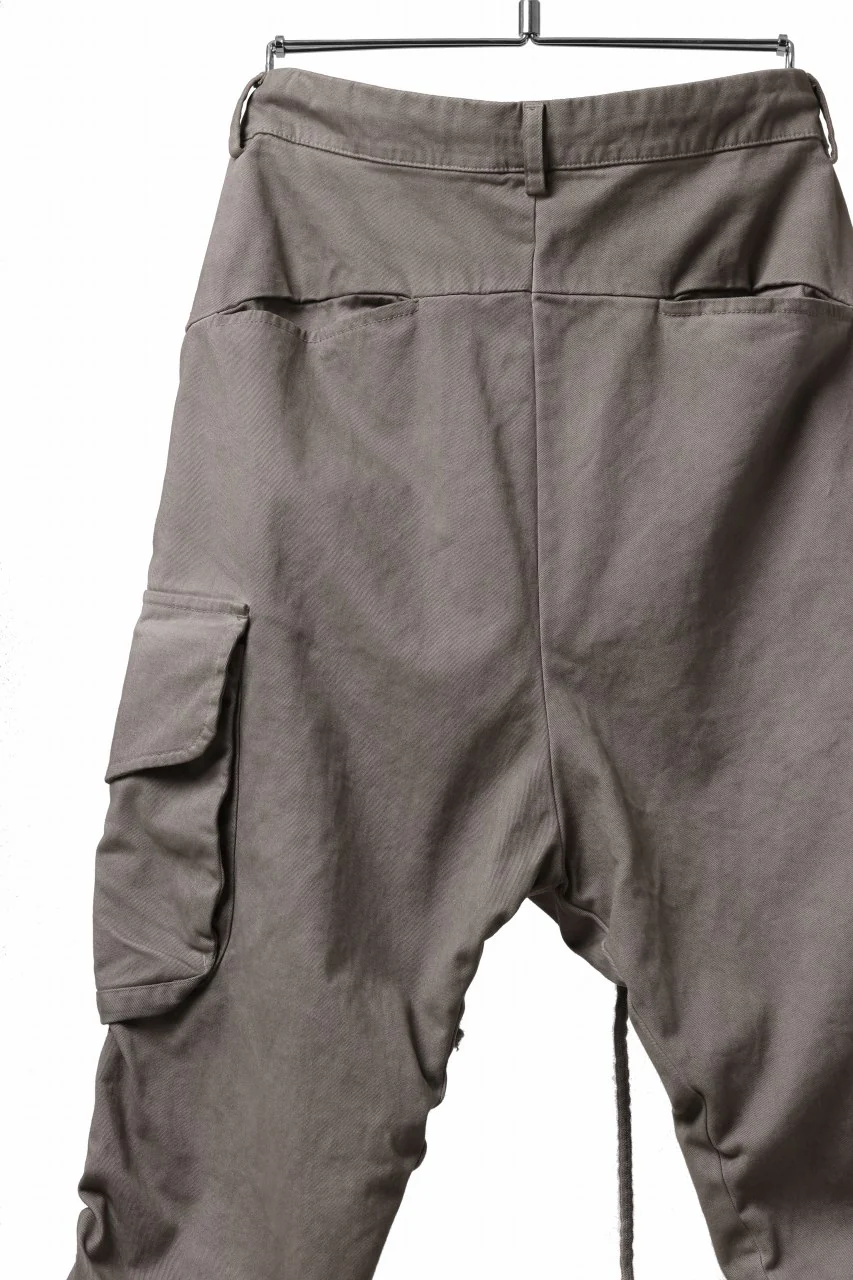 daub DYEING EASY CARGO GATHER PANTS / STRETCH DRILL PEACH HAND (TAUPE GREY) - Image 11