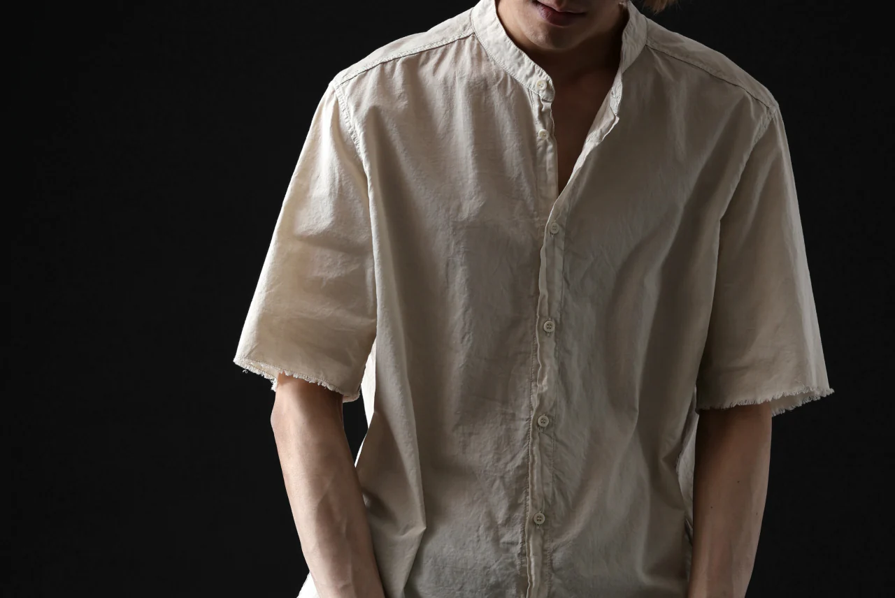 daub DYEING MINIMAL SS SHIRT / ORGANIC COTTON (SAND) - Image 33