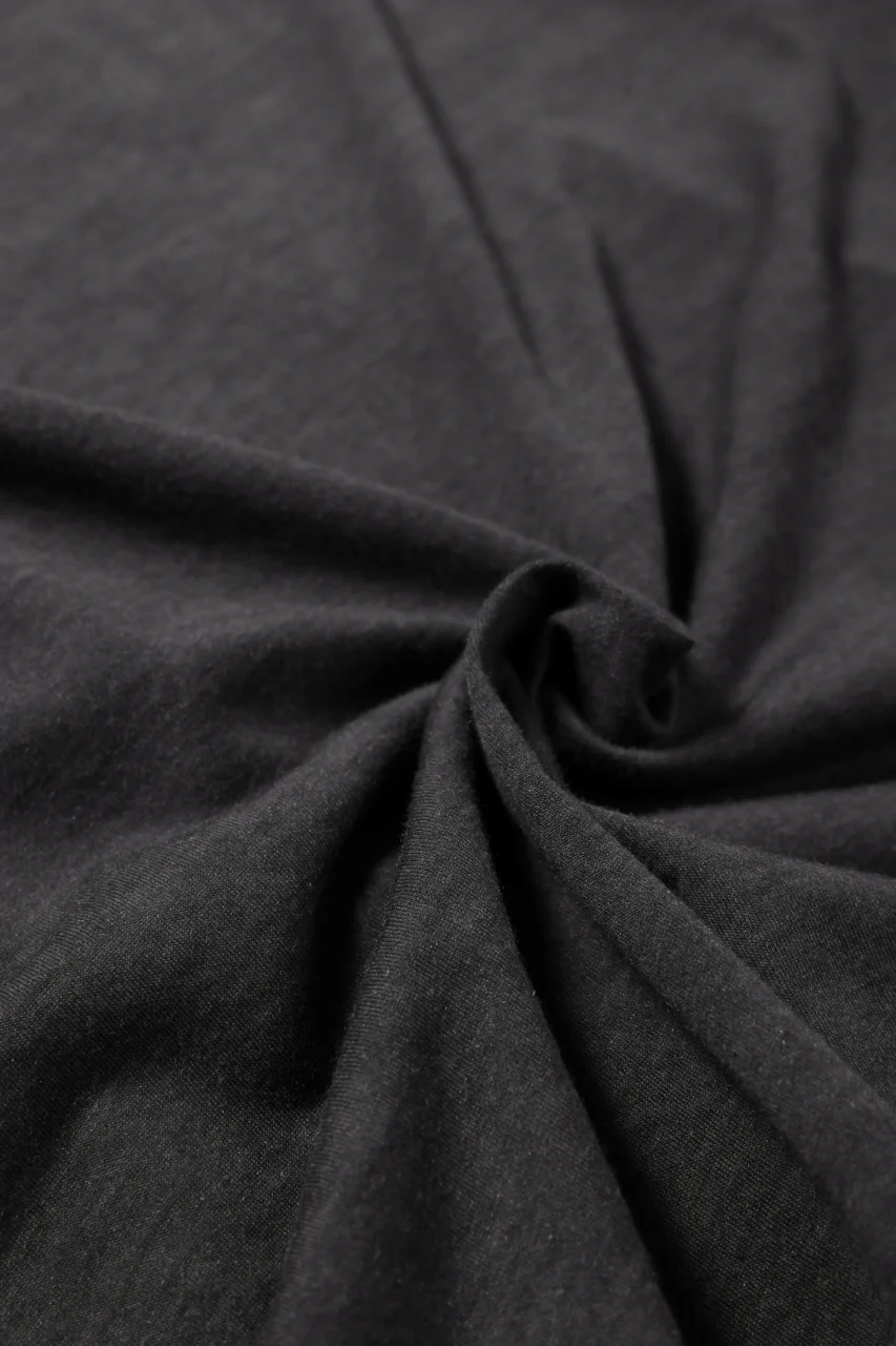 daub HENLEY NECK T-SHIRT WITH CENTRAL SEAM / DYED LIGHT JERSEY (OFF BLACK) - Image 10