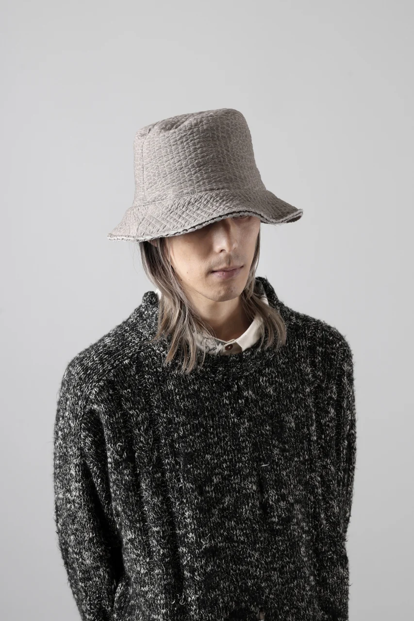 daub SOFT BUCKET HAT / PADDED FABRIC (TAUPE GREY) - Image 11