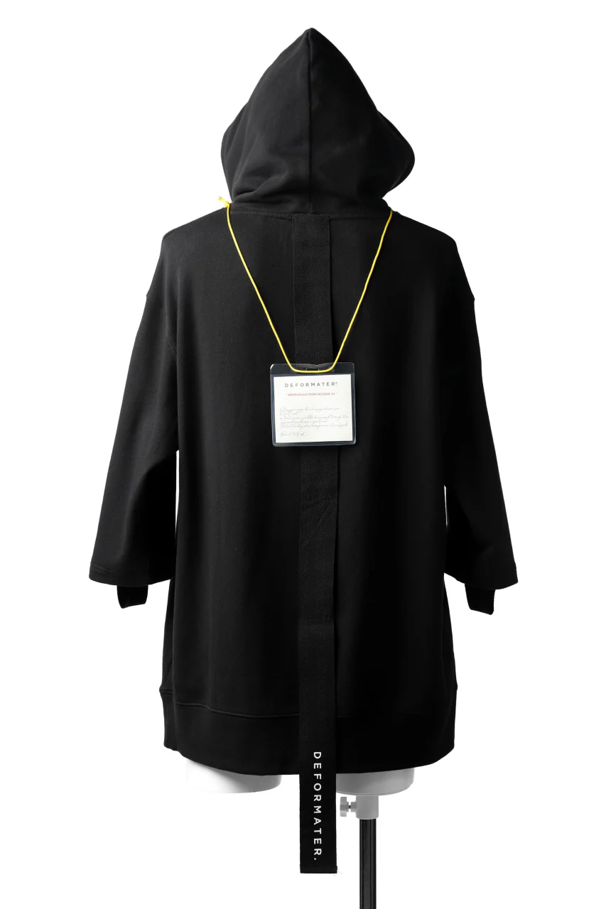 DEFORMATER.® LOGO TAPE HOODIE / LIGHT OZ COTTON (BLACK x BLACK) - Image 4