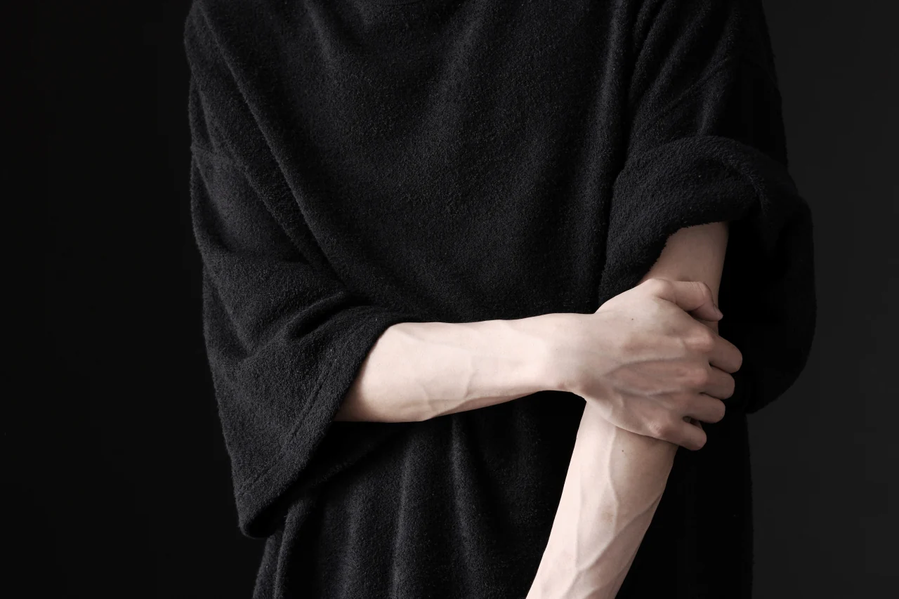 DEFORMATER.® OVER SIZED TOPS / DOUBLE SIDED SOFT PILE (BLACK) - Image 27