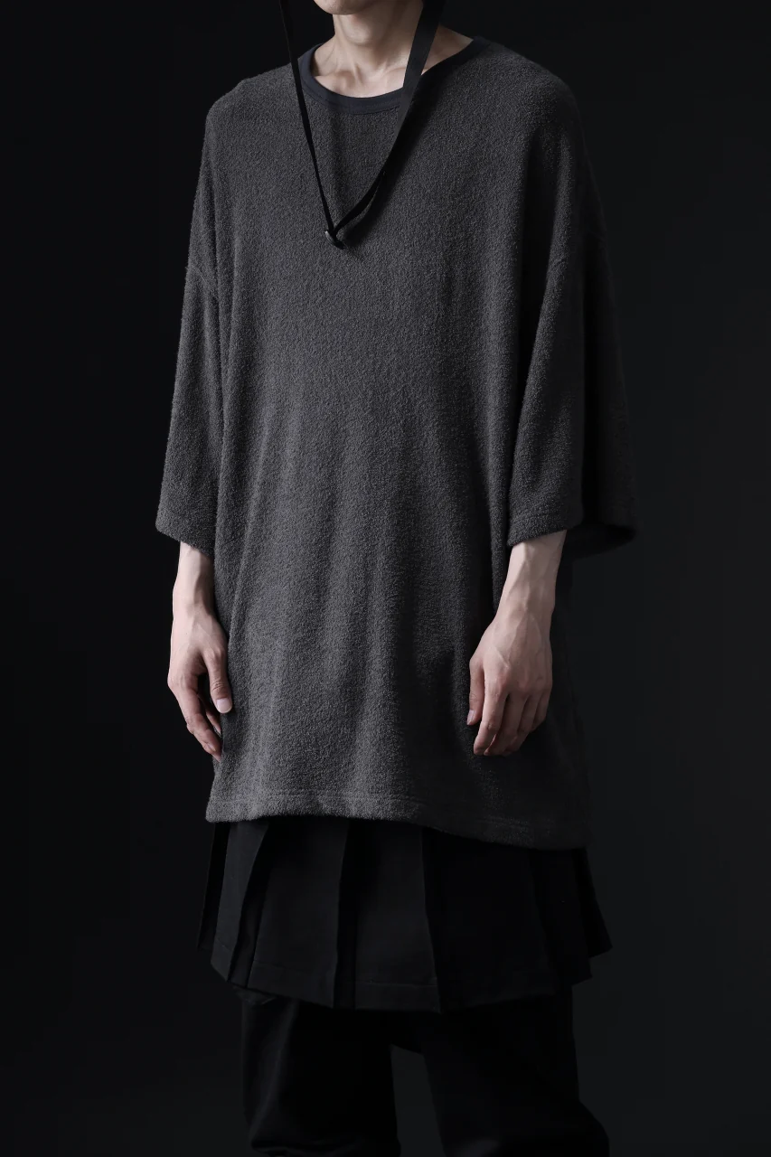 DEFORMATER.® OVER SIZED TOPS / DOUBLE SIDED SOFT PILE (CHARCOAL) - Image 4