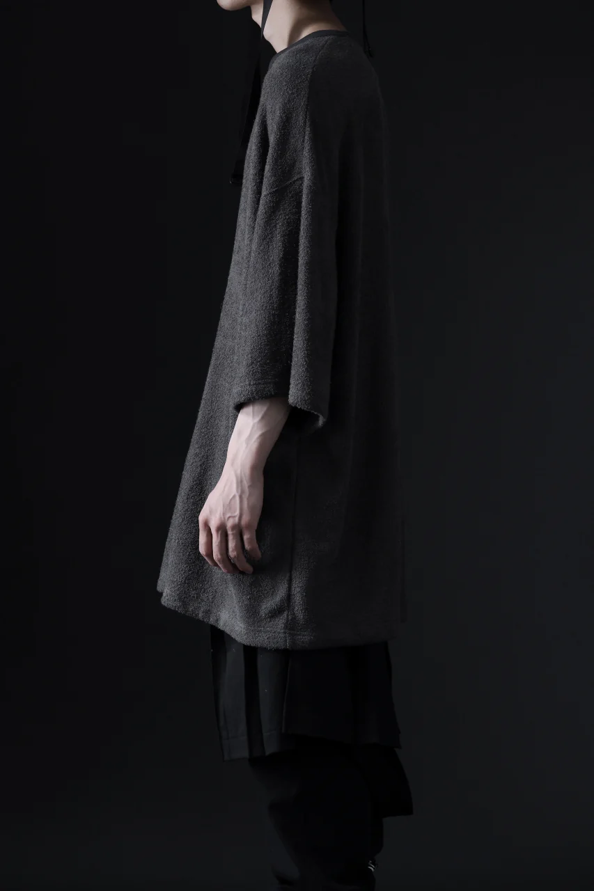 DEFORMATER.® OVER SIZED TOPS / DOUBLE SIDED SOFT PILE (CHARCOAL) - Image 6