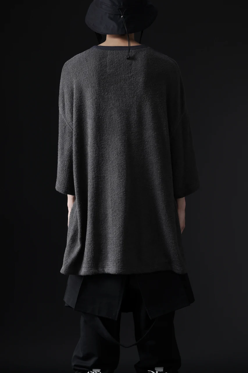 DEFORMATER.® OVER SIZED TOPS / DOUBLE SIDED SOFT PILE (CHARCOAL) - Image 7