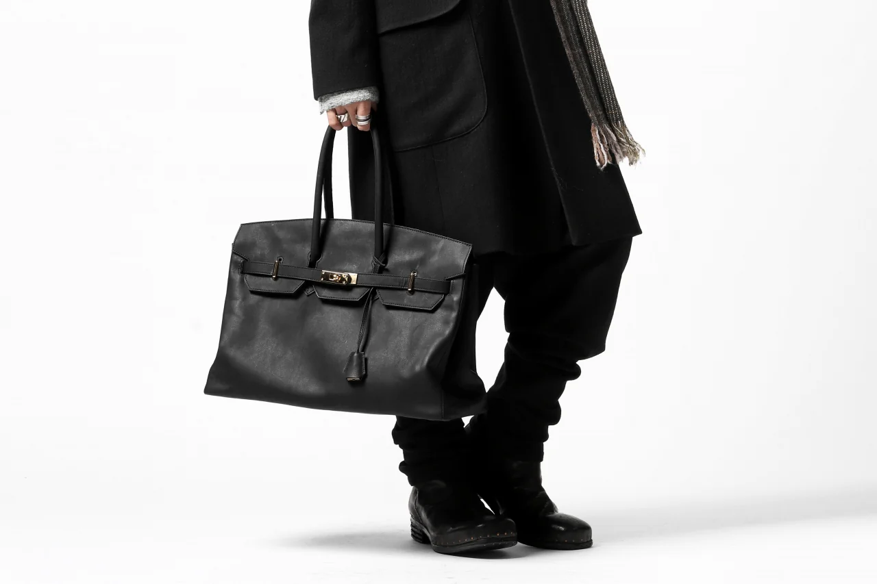 DEFORMATER.® TRAVEL BAG / SMOOTH COWHIDE (BLACK / GOLD PARTS) - Image 28