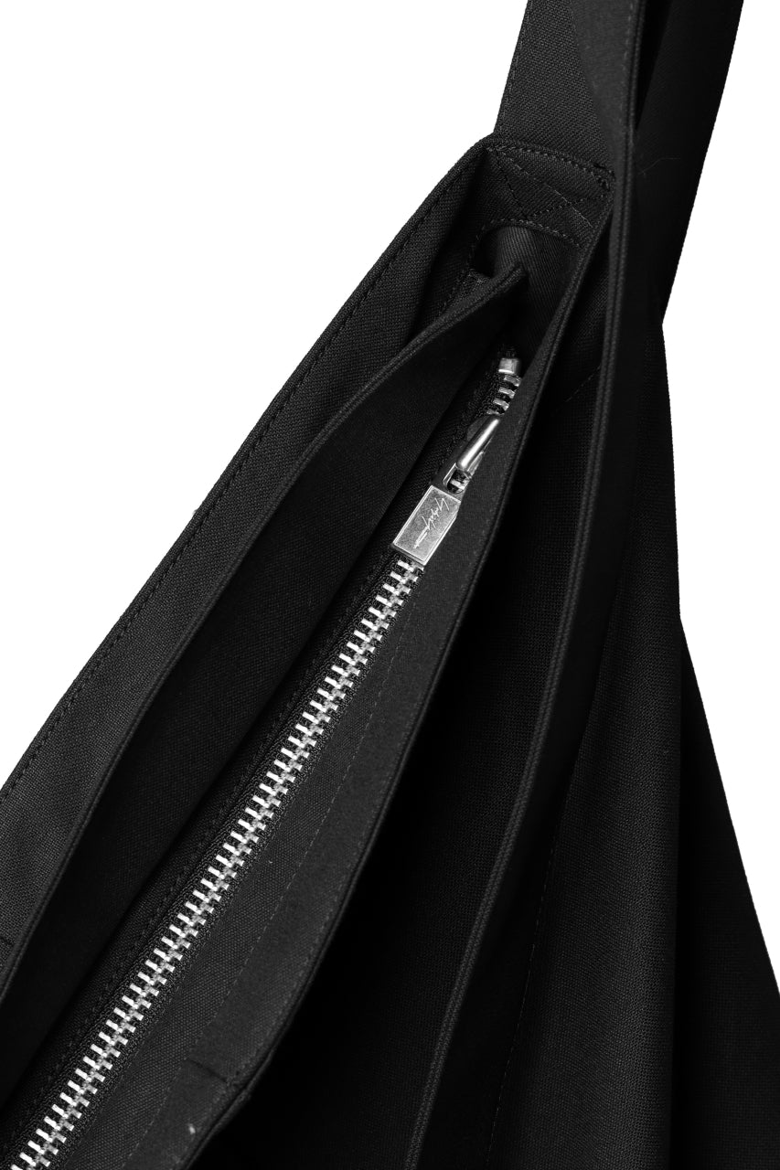 discord Yohji Yamamoto COTTON CANVAS TRIANGLE MEDIUM SHOULDER BAG (BLACK) - Image 12