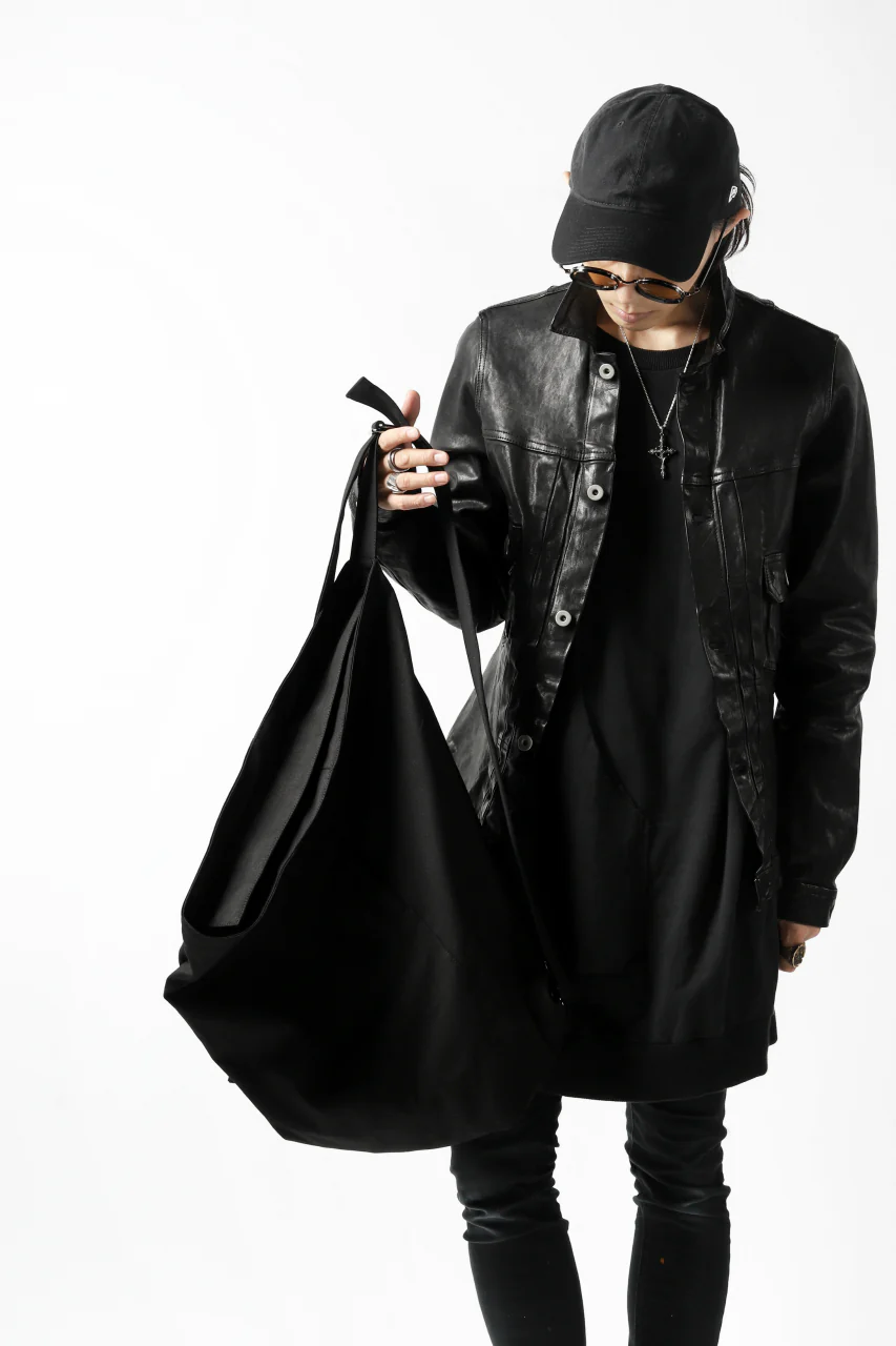 discord Yohji Yamamoto COTTON CANVAS TRIANGLE MEDIUM SHOULDER BAG (BLACK) - Image 20