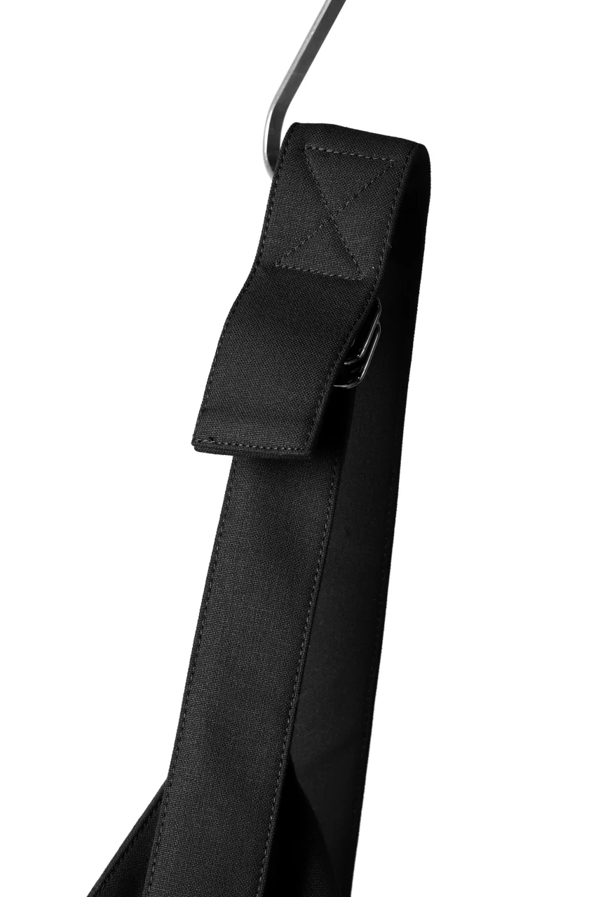 discord Yohji Yamamoto COTTON CANVAS TRIANGLE MEDIUM SHOULDER BAG (BLACK) - Image 9