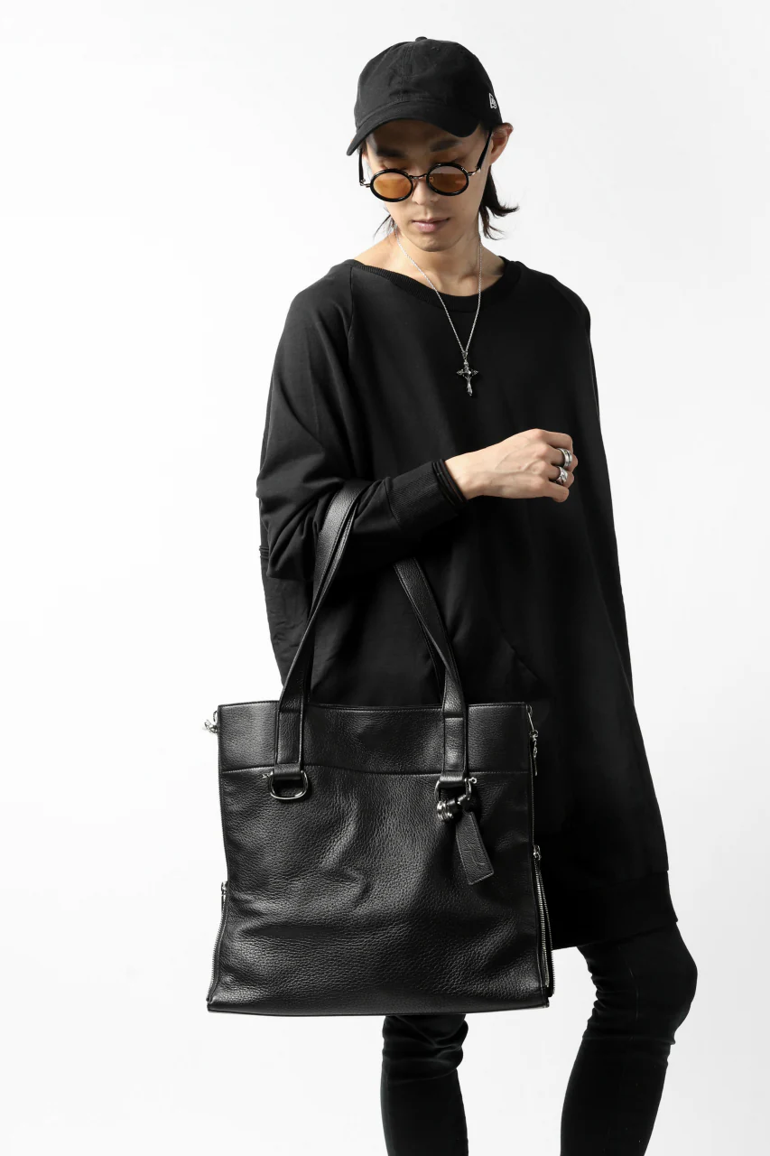 discord Yohji Yamamoto DEER SHRINK SKIN SIDE ZIPPED TOTE BAG (BLACK) - Image 24