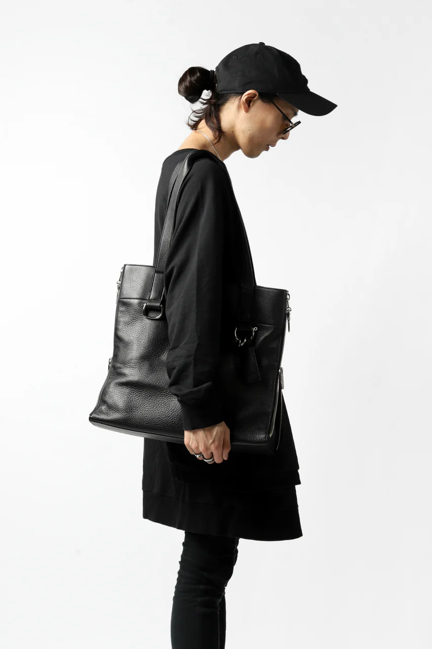 discord Yohji Yamamoto DEER SHRINK SKIN SIDE ZIPPED TOTE BAG (BLACK) - Image 27
